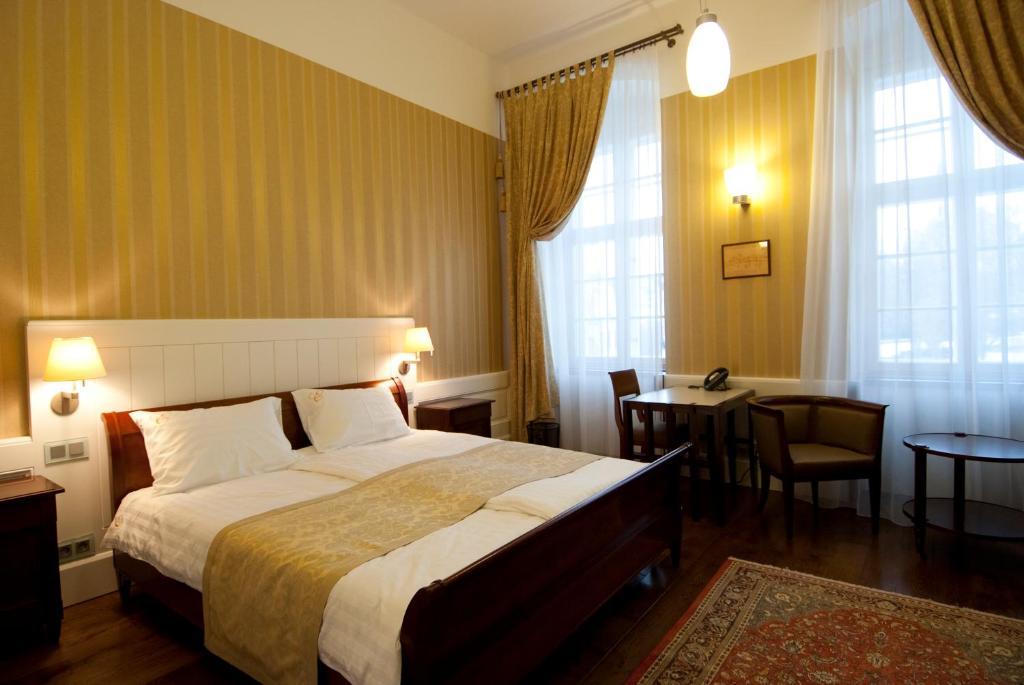 Erzsebet Nagy Szalloda Paks Room photo